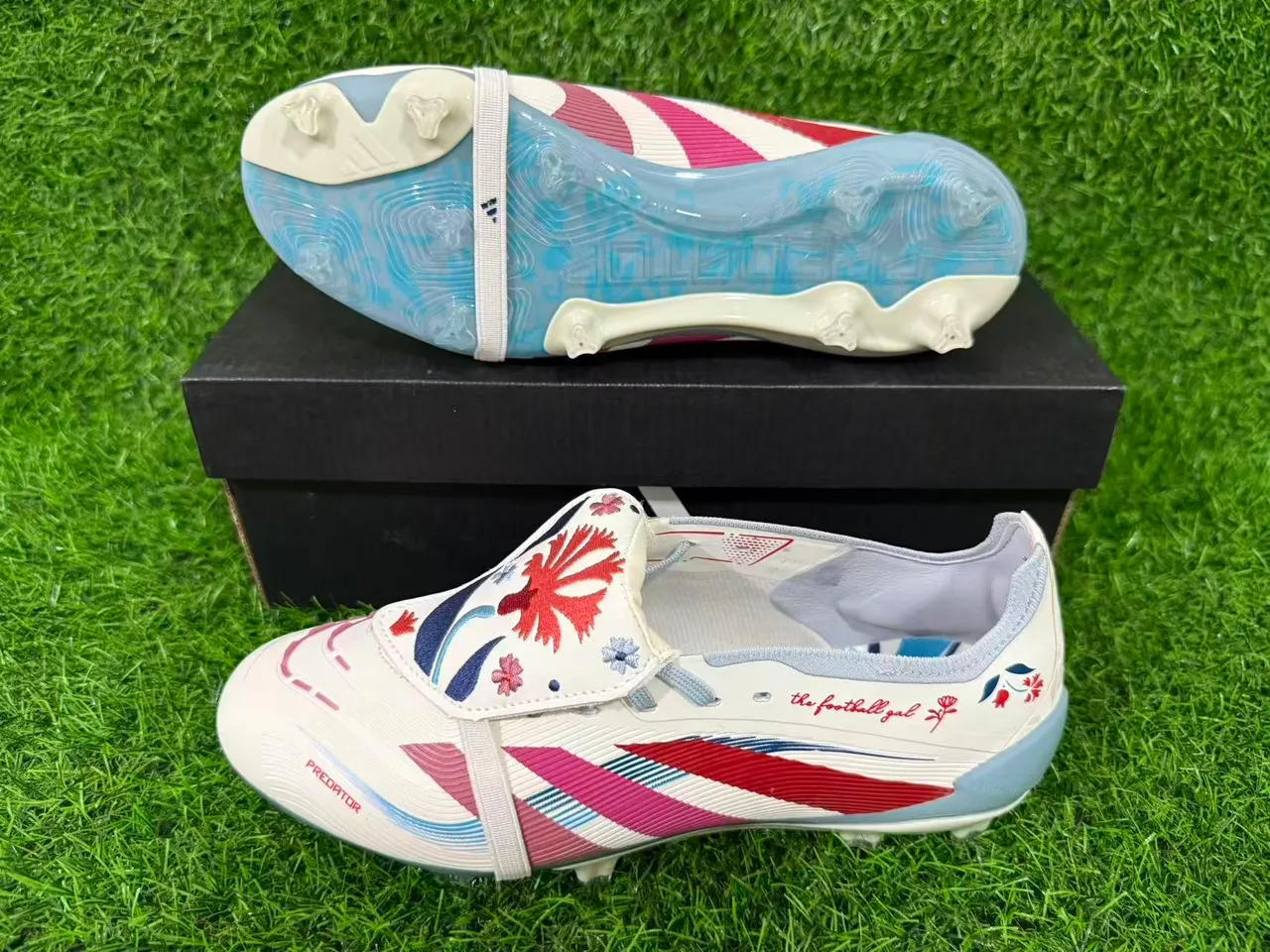 Adidas Predator Blanc Rouge Fermeture à brides sur lacets Texture côtelée à l'avant-pied Chaussures de football pour terrain ferme 13
