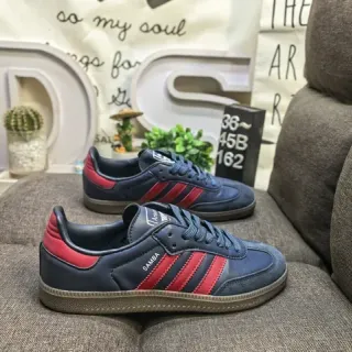 Adidas Samba أحذية رياضية لنمط الحياة باللون البحري والأحمر