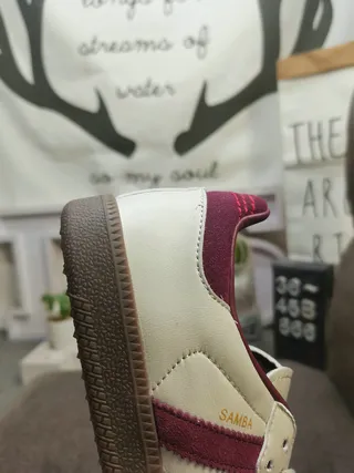 Sneakers lifestyle Adidas Samba OG Burgundy et Off-White 3