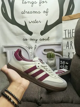 Sneakers lifestyle Adidas Samba OG Burgundy et Off-White 5