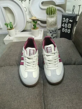 Sneakers lifestyle Adidas Samba OG Burgundy et Off-White 10