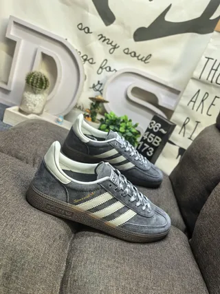 Adidas Samba OG 灰色和米色生活方式运动鞋 9