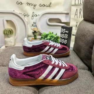 Adidas Samba OG Chaussures Lifestyle en Velours Magenta
