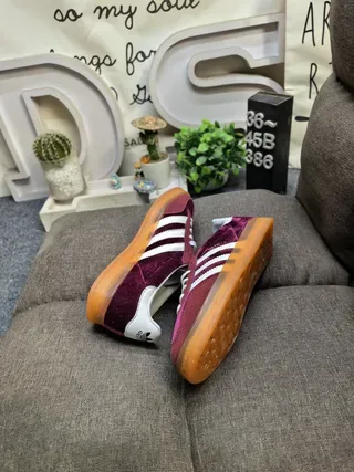 Adidas Samba OG Chaussures Lifestyle en Velours Magenta 6