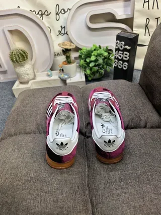 Adidas Samba OG Chaussures Lifestyle en Velours Magenta 8