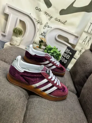 Adidas Samba OG Chaussures Lifestyle en Velours Magenta 9