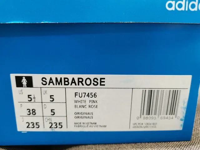 Adidas Samba सफेद और चांदी धातु जीवन शैली जूते 2
