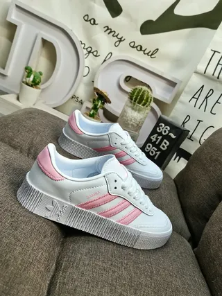 Adidas Samba सफेद और चांदी धातु जीवन शैली जूते 9
