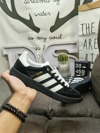Adidas Spezial Zapatillas lifestyle negro y blanco 5