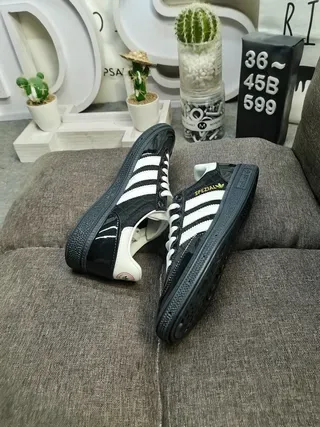 Adidas Spezial Zapatillas lifestyle negro y blanco 6