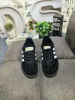 Adidas Spezial Gris y Crema Ante Lifestyle Sneakers 20