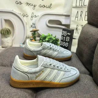 Adidas Spezial حذاء رياضي أسلوب حياة من السويد بلون رمادي فاتح