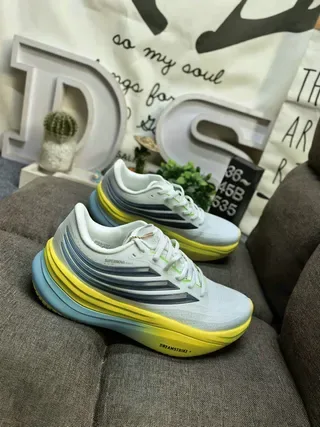 Chaussures de running Adidas Supernova Dreamstrike noires et grises 9