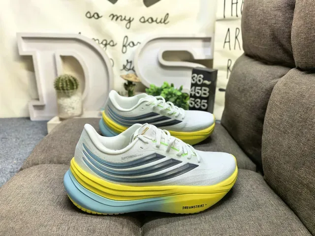 Chaussures de running Adidas Supernova Dreamstrike noires et grises 11