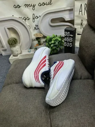 Chaussures de running Adidas Supernova Dreamstrike noires et grises 16