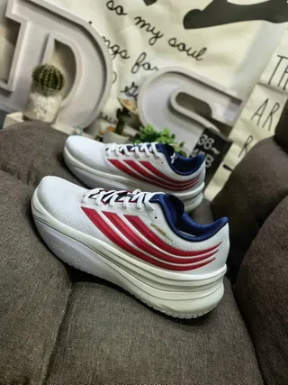 Chaussures de running Adidas Supernova Dreamstrike noires et grises 17