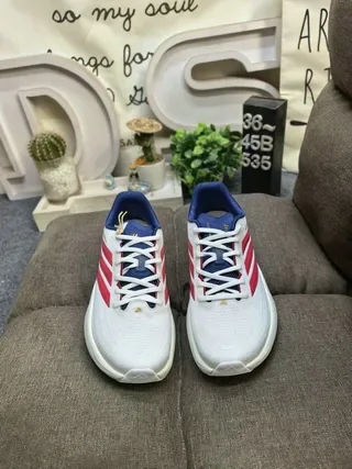 Chaussures de running Adidas Supernova Dreamstrike noires et grises 20