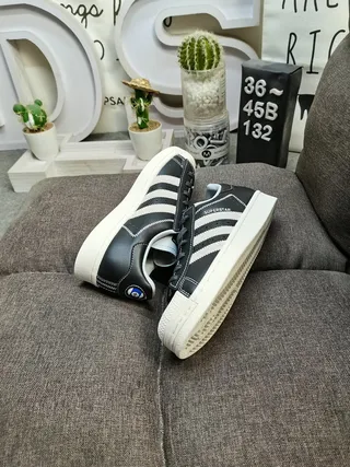 Adidas Superstar Beige et Blanc Sneakers Lifestyle 6