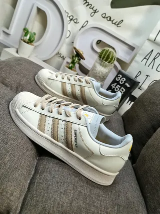 Adidas Superstar Beige et Blanc Sneakers Lifestyle 17