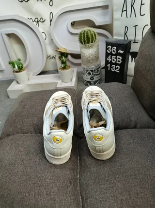 Adidas Superstar Beige et Blanc Sneakers Lifestyle 18