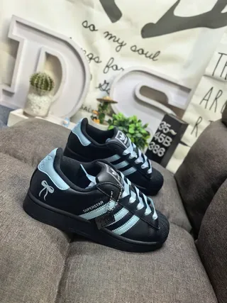 Adidas Superstar কালো এবং হালকা নীল লाइফস্টাইল স্নিকার 9