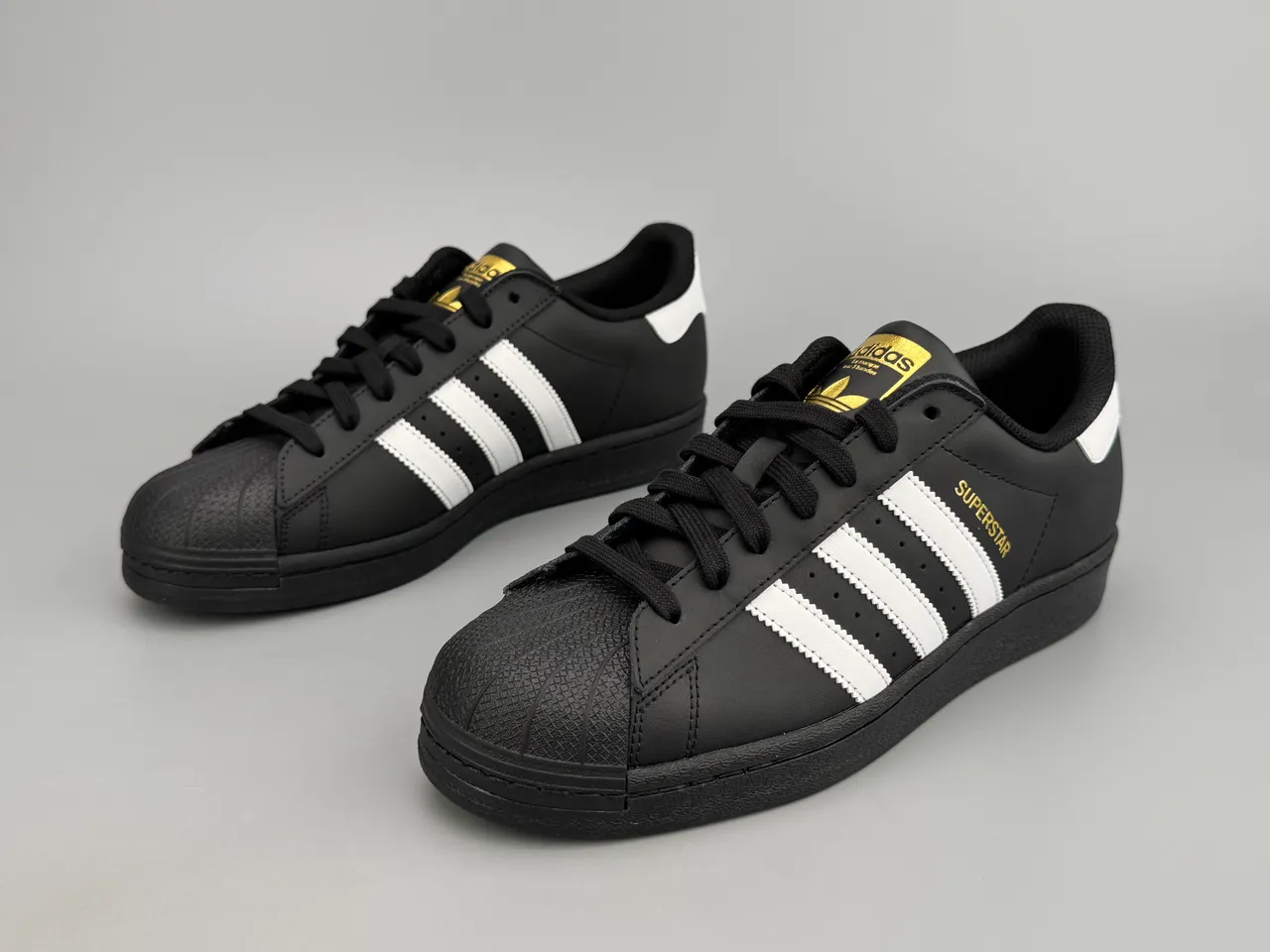 Adidas Superstar Chaussures Lifestyle Noires et Blanches 5
