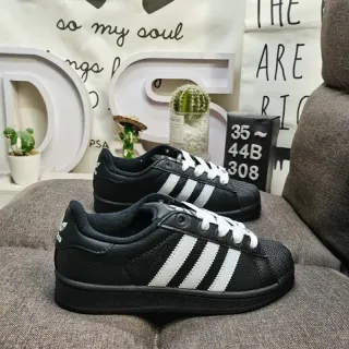 Adidas Superstar أحذية أسلوب حياة سوداء وبيضاء