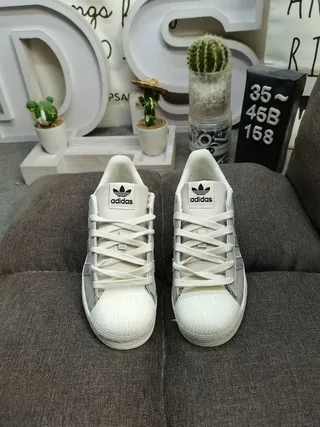 Adidas Superstar हल्का भूरा चमड़े का लाइफस्टाइल स्नीकर 10