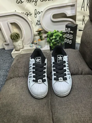 Adidas Superstar The Panda zapatillas lifestyle 10