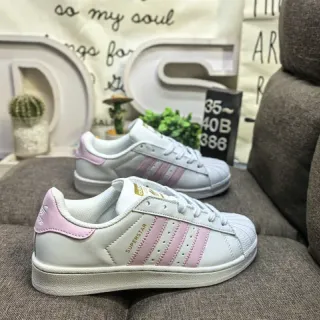 Adidas Superstar حذاء رياضي أبيض ووردي أسلوب حياة