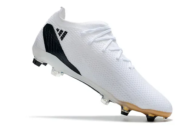 Adidas Chaussures de Football Blancs et Noirs avec Upper Knit Moldé FG Studs pour Terrain Ferme 2