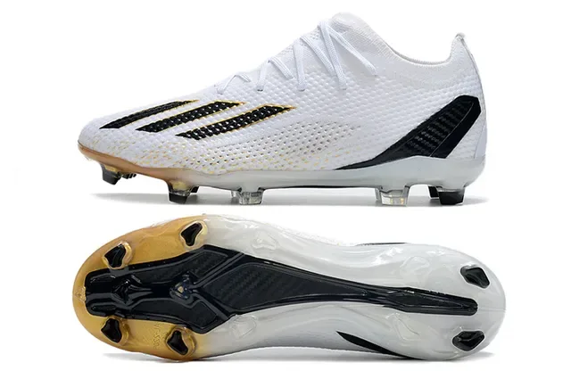 Adidas Chaussures de Football Blancs et Noirs avec Upper Knit Moldé FG Studs pour Terrain Ferme 6