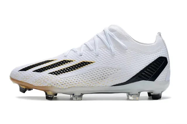 Adidas Chaussures de Football Blancs et Noirs avec Upper Knit Moldé FG Studs pour Terrain Ferme 7