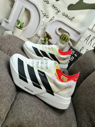 Adidas White Black Lightweight Knit Upper Sculpted Stacked Midsole Running Shoes 7