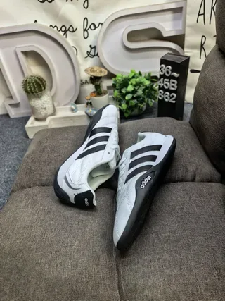 Adidas Sneakers Lifestyle Blanc et Noir Tige Matelassée Trois Rayures 6