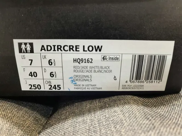 Adidas Chaussures Lifestyle Blanc et Vert Haut Matelassé Trois Rayures 22