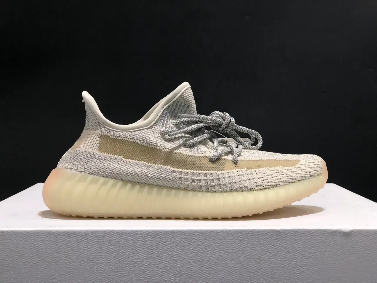 Adidas Yeezy Boost 350 V2 Off-White Chaussures Lifestyle 2
