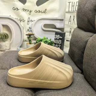 Adidas Yeezy Slide نعال منصة بيج