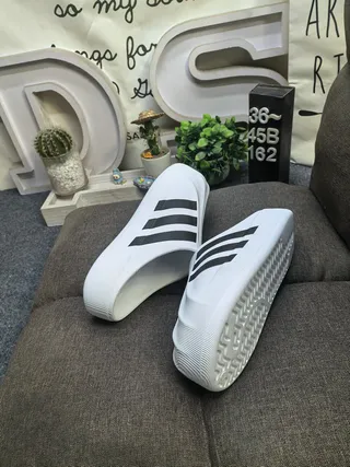 Adidas Yeezy Slide نعال منصة بيج 6