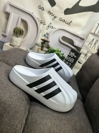 Adidas Yeezy Slide نعال منصة بيج 9