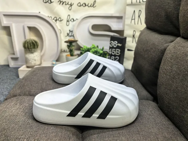 Adidas Yeezy Slide نعال منصة بيج 11