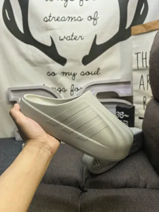 Adidas Yeezy Slide نعال منصة بيج 15