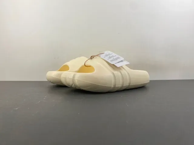 Chinelos Adidas Yeezy Slide Bege 7