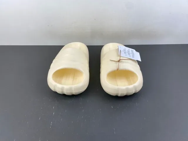 Chinelos Adidas Yeezy Slide Bege 8