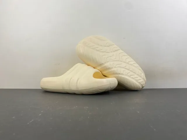 Chinelos Adidas Yeezy Slide Bege 9