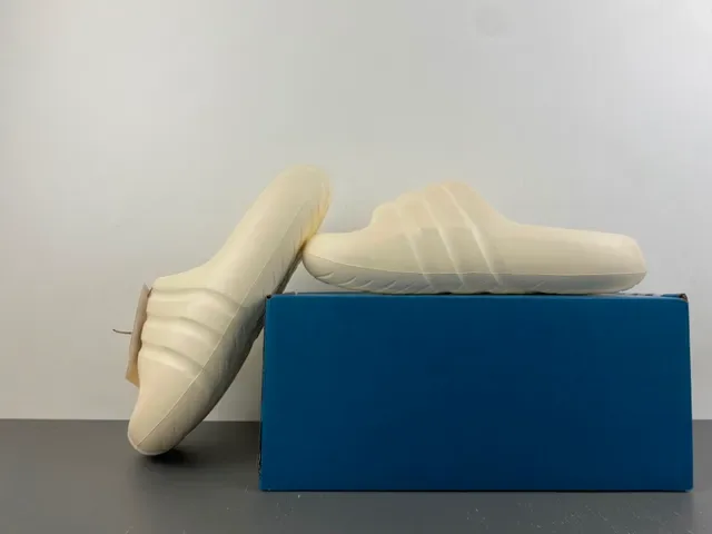 Chinelos Adidas Yeezy Slide Bege 11