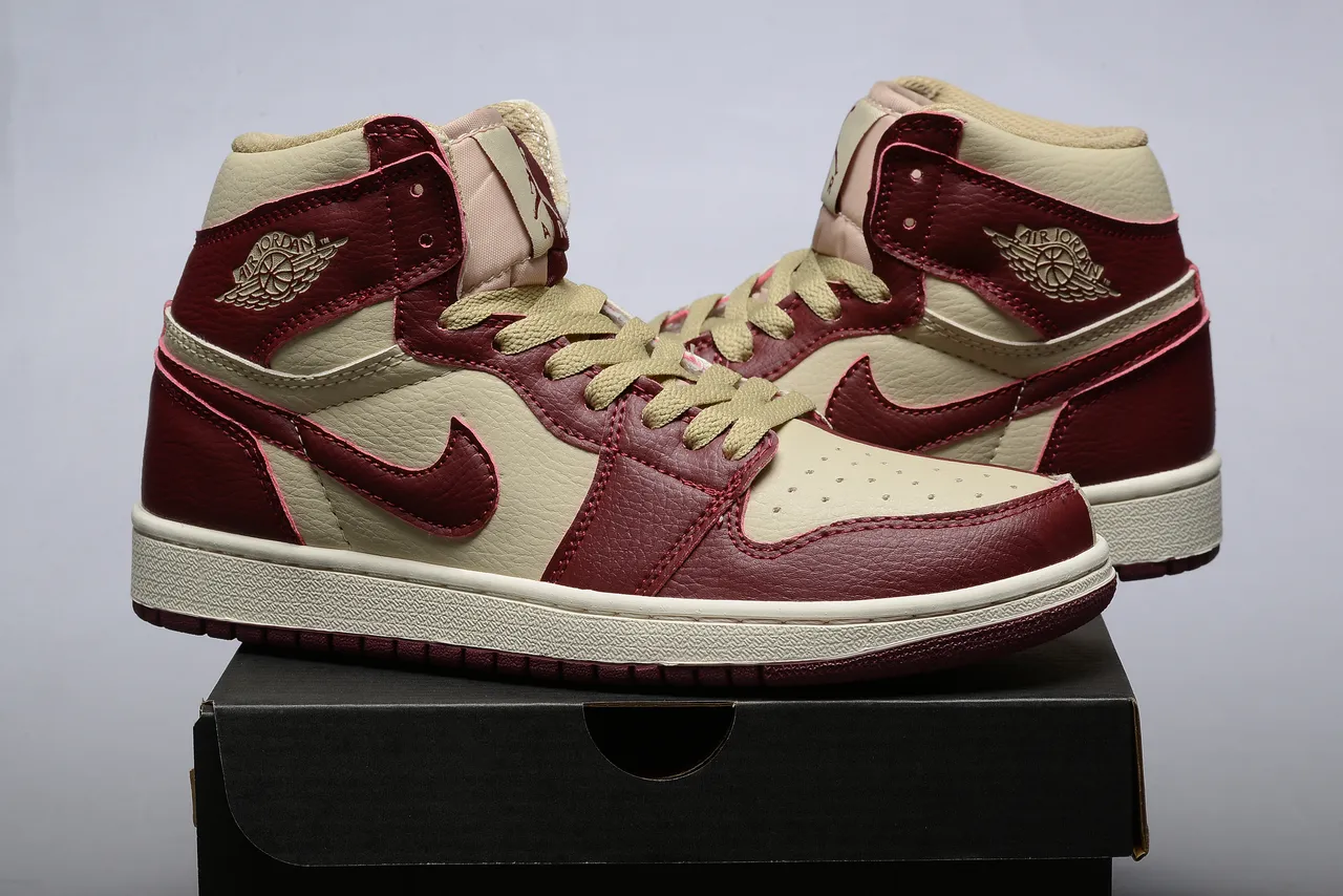 Air Jordan 1 বার্গান্ডি এবং ক্রিম লেদার বাস্কেটবল জুতো 4