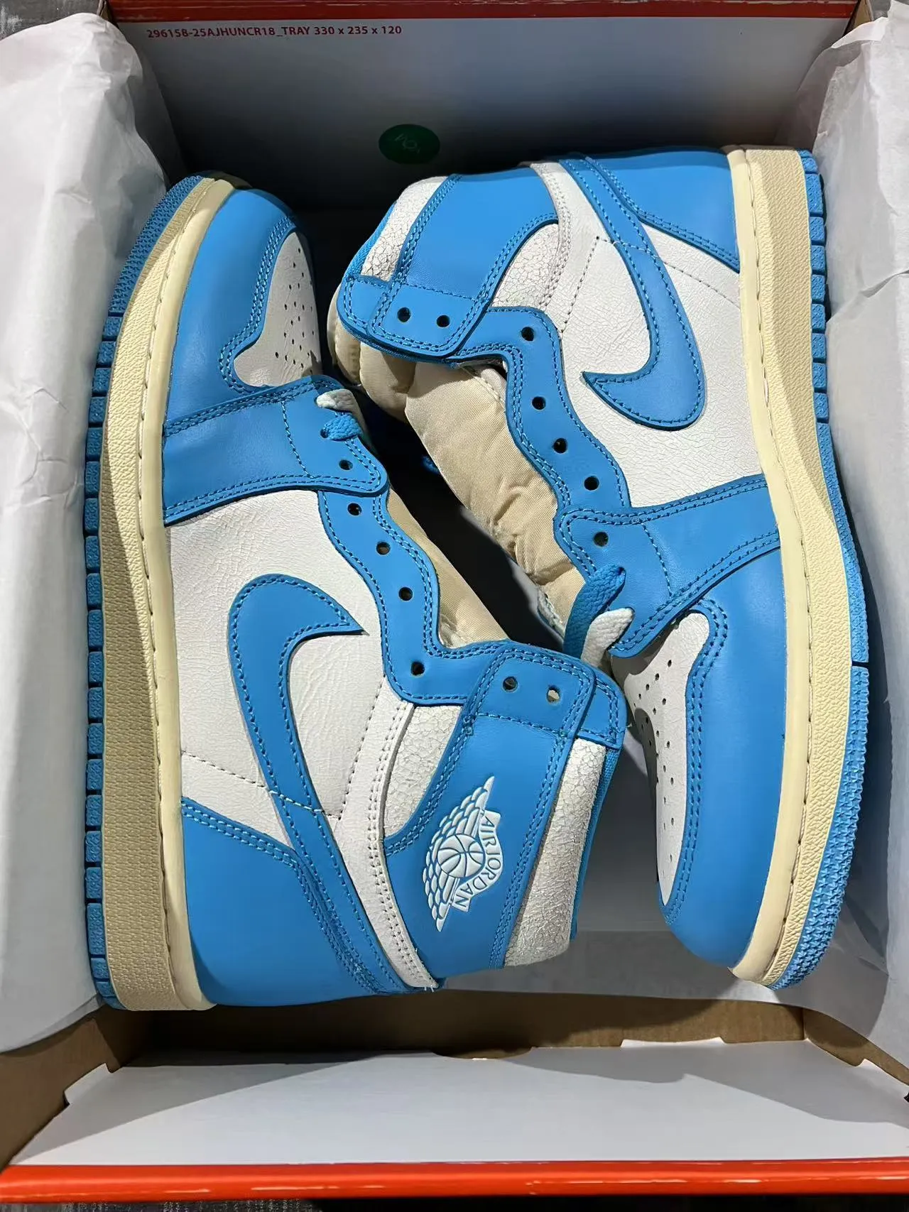 Air Jordan 1 High 蓝色与米色皮革篮球鞋 9