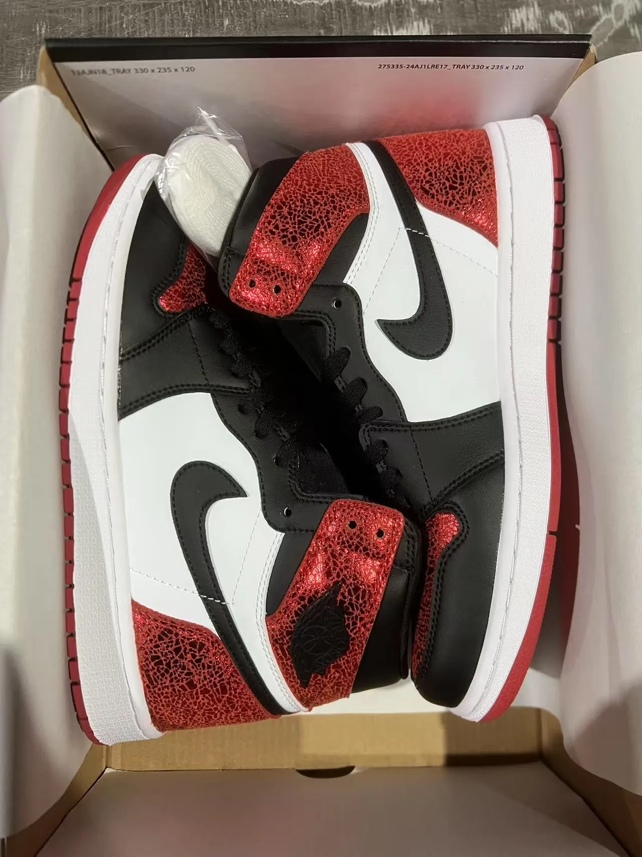 Tênis de basquete Air Jordan 1 High com glitter vermelho preto e branco 6