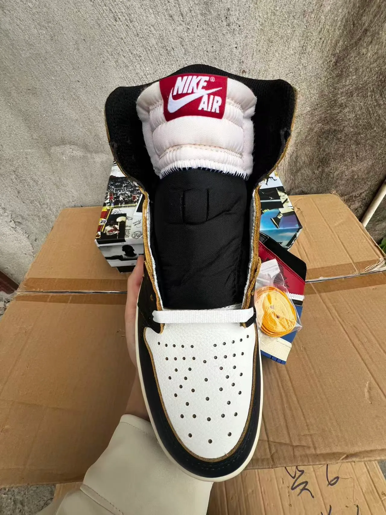 Tênis de basquete de couro multicolorido Air Jordan 1 High 3